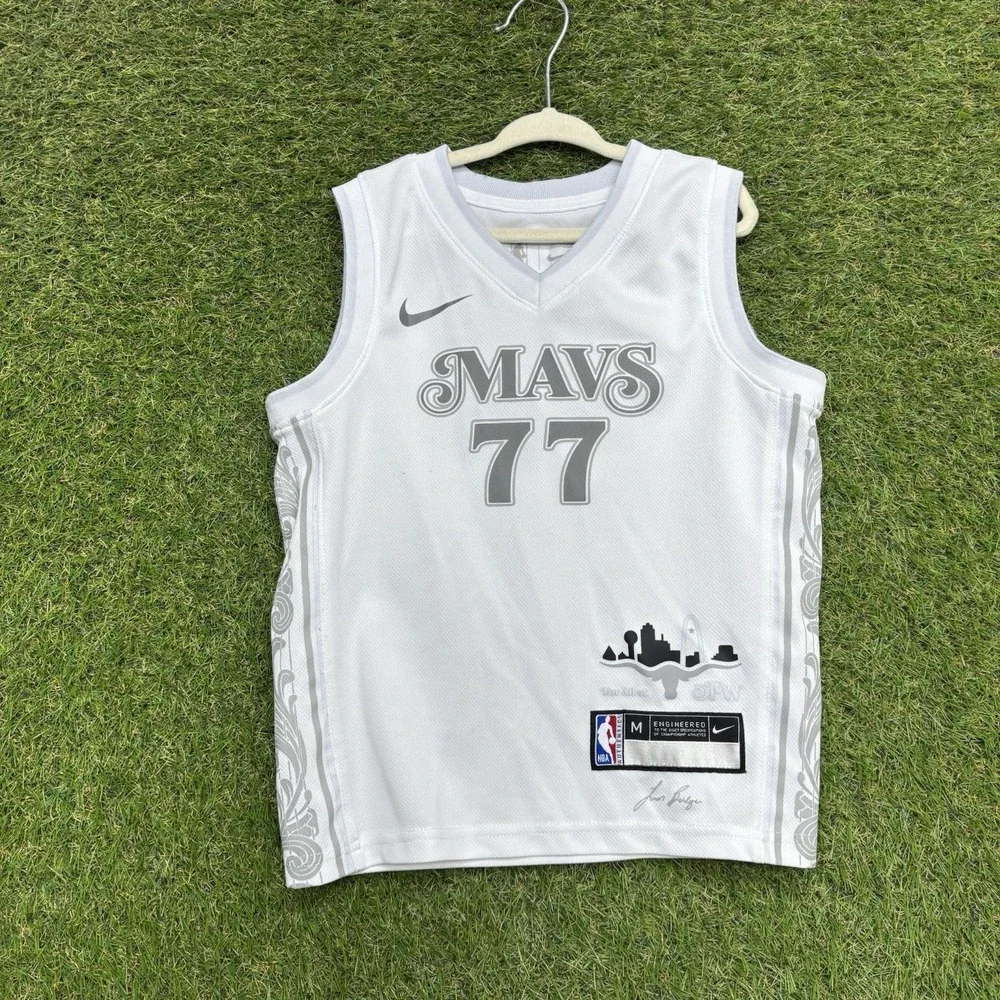 Dallas Mavericks Nike Jersey Youth Medium Luka Doncic #77 City Edition White